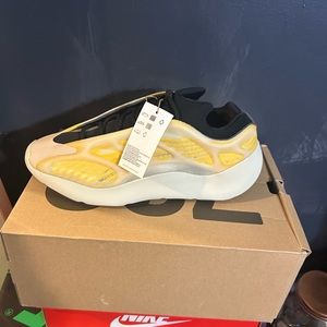 Yeezy 700
